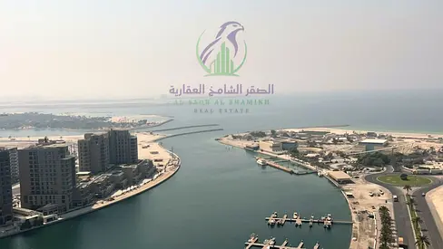 شقة 2 غرف ماستر وصالة في الخان بإطلالة بحرية مباشرة، بلكونة، خزائن بالحائط، وموزع. تدفع على 4 دفعات ميسرة.