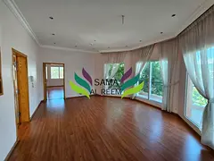 Spacious Commercial villa| Garden | Prime Location