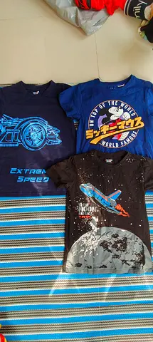 Set of 3 kids graphic t-shirts – size small/medium (kids)