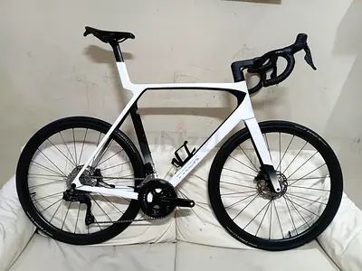 FullCarbon Trek Madone SL Generation8 ElectricShifter Shimsno105 Di2 Bontrager CarbonWheelSet Newcon