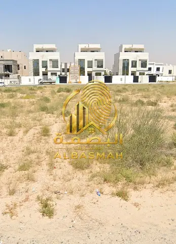 للبيع أرض تجارية الحوشي ضاحية البديع الشارقة