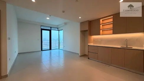 VACANT | BRAND NEW | BRIGHT APARTMENT