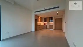 VACANT | BRAND NEW | BRIGHT APARTMENT