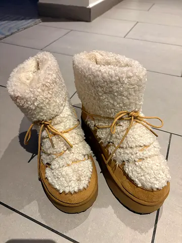 Cozy shearling-lined winter boots, size 38