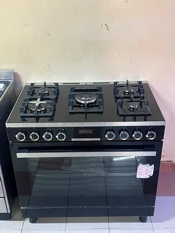 Bosch series 8 gas cooker 90cm good condition for sale