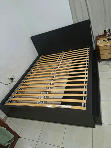 IKEA malam queen‑size bed (160 × 200 cm) with 2 storage drawers and an IKEA mattress ✨