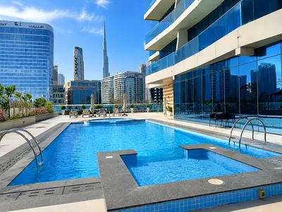 STYLISH 1BR | BRIGHT & SPACIOUS | WAVES TOWER