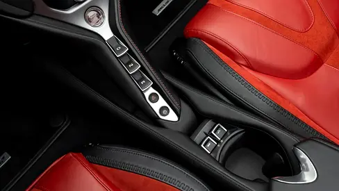 صورة 10 لـ 2024 Mclaren 750S