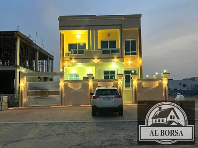 للبيع في منطقة الحليو 2 علي الشارع الرئيسي  بسعر شامل رسوم التسجيل  خمس غرف  مجلس  وصاله  وغرفه خادمه