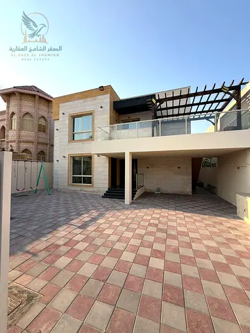 فيلا تجارية وسكنية  5 غرف نوم للإيجار في المويهات 1 –عجمان  | مجلسان VIP | حوش كبير وكراج