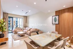 Spacious 2BR | Upgraded | Closed Kitchen