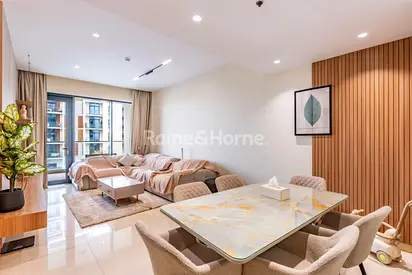 Spacious 2BR | Upgraded | Closed Kitchen