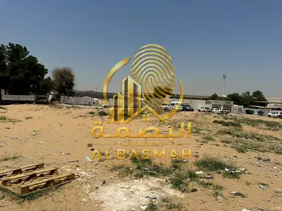 للبيع ارض صناعيه بالشارقه الصجعه الصناعيه (خلف مصنع الاسمنت)تملك مواطنين وخليجيين
