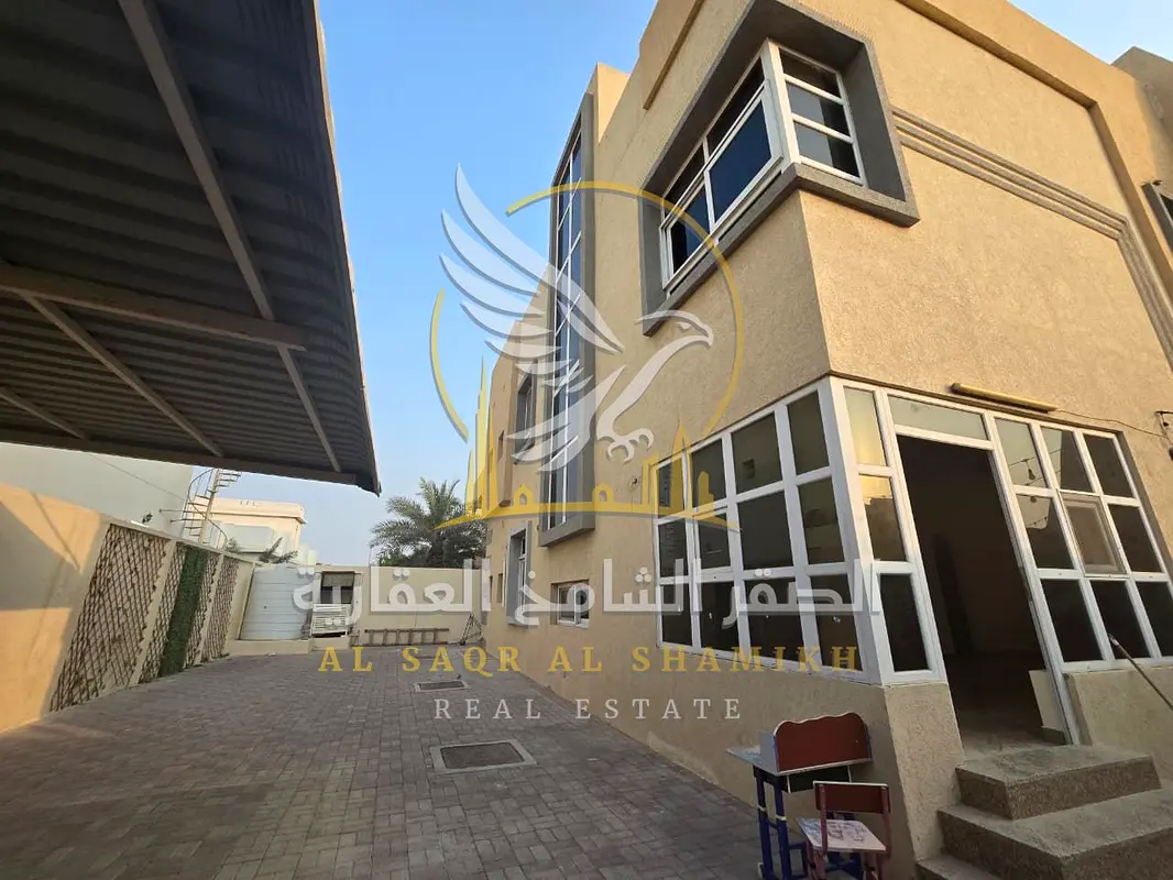 Villa for rent in Al Jazat: Master bedrooms | Spacious living room | Large courtyard | Modern finishing | Indoor and outdoor parking.