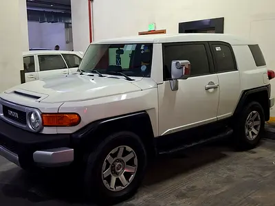 صورة 10 لـ 2014 Toyota FJ CRUISER