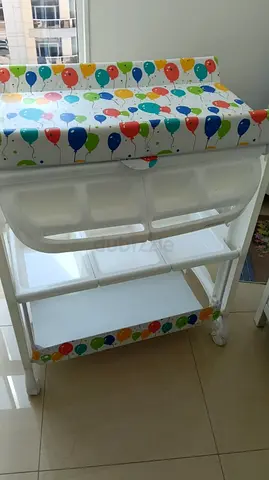 Baby Changing Table + Bathtub