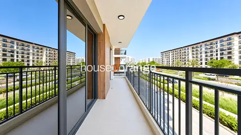 VACANT | CORNER UNIT | HUGE LAYOUT