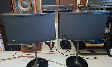 Bose 901 series vi vintage speaker.