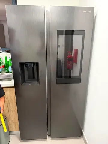 Samsung Family Hub Side By Side Refrigerator With Water Dispenser Ice Maker With LED