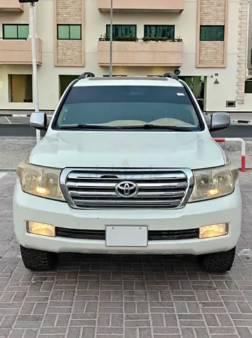 Toyota Land Cruiser (GXR V8)