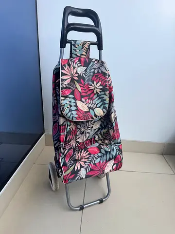 Foldable wheeled shopping trolley/cart with floral print
