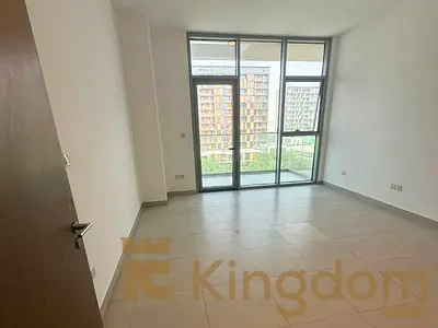WELL-MAINTAINED UNIT| SPACIOUS LAYOUT | READY NOW