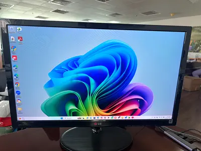 LG 24" IPS LED Monitor (24EA53V) – AED 200
