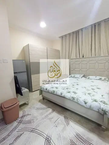 فرش جديد ,شامل جميع الفواتير ,موقع مميز سهل الوصول بلكونة,نظافة وترتيب