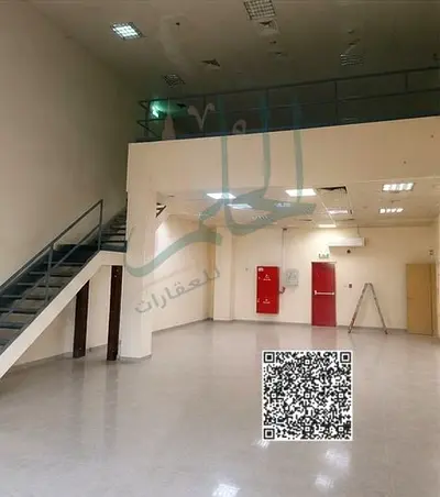 معرض ومستودع للإيجار في الصناعية 18 الشارقة | 5,000 قدم² | كهرباء 33 كيلووات | 250,000 درهم سنوياً