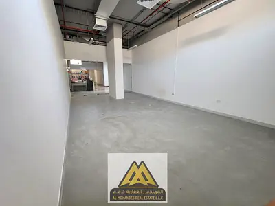 Commercial space for rent – ​​Al Karama Street. A great opportunity, strategically located near the Corniche for various projects.
