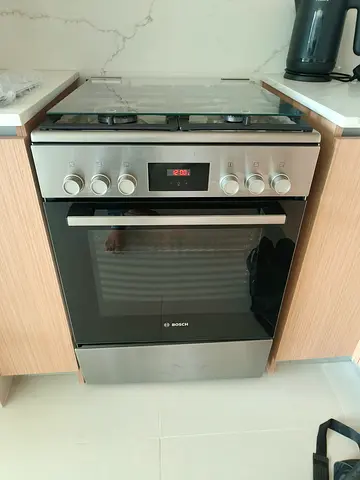 Bosch 4-Burner Gas Hob with Electric Oven – 60 cm Premium German Collection
