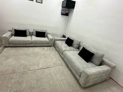 Same like new condition Chattles&more sofa