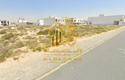Prime plot of land for sale in Al-Houshi.