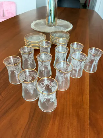 Set of 12 Decorative Tea Glasses with plates — Gold Trim