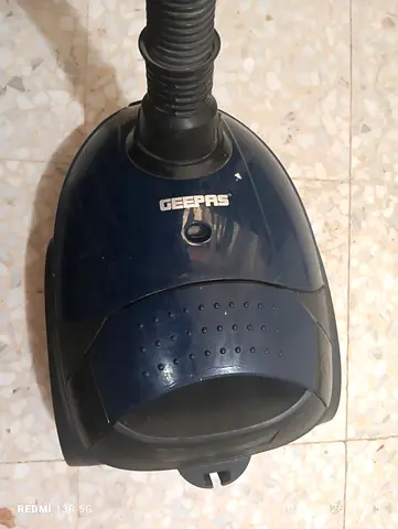 Geepas canister vacuum cleaner - used, working