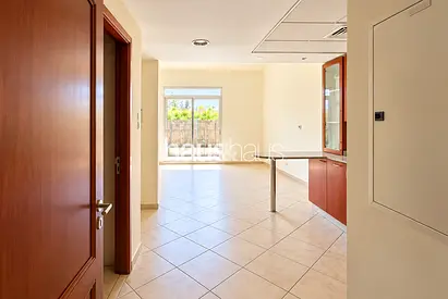 Large Studio | Green Community Setting