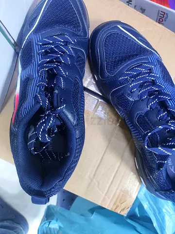 Badminton shoes hundred raze pro