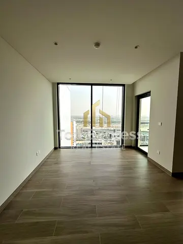 شقة من 3 غرف نوم في الطابق العلوي | Waves Opulence | إطلالات على وسط المدينة والمارينا | غير مفروشة