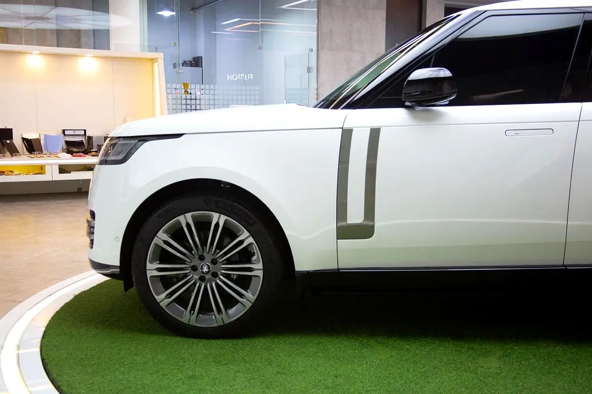 2024 Land Rover Range Rover P400 SE
