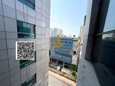 شقة غرفة وصالة للإيجار في جاردن سيتي – عجمان  فرصة مميزة للسكن في شقة مجددة بالكامل داخل جاردن سيتي، بتشطيب وصيانة جديدة تمنحك الراحة والخصوصية