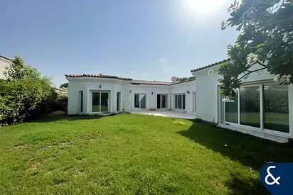 Beautiful Large Garden | 4 Bedroom Bungalow