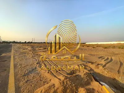 للبيع ارض سكنيه في الشارقه منطقه البليده 1