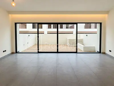 جاهزة للسكن | تاون هاوس جديدة 4 غرف | طابع متوسطي
