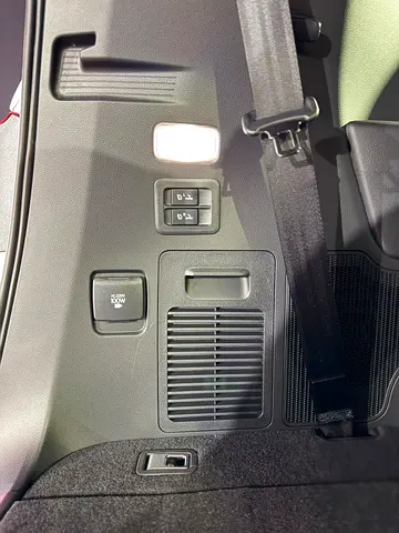2026 Toyota LAND CRUISER — миниатюра 16