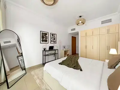 Master Room Large villa One Large Master Room in jvc Distric 15 7 star. Can be for family