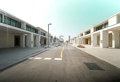 Single Row | Multiple Cheques | Prime Location