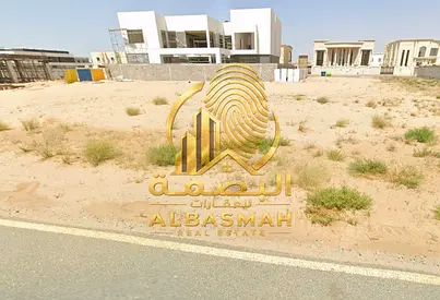 للبيع ارض سكنيه في الحوشي الشارقه