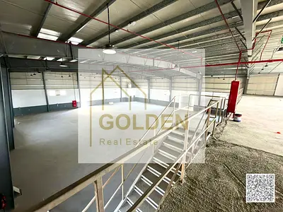 150 كيلوواط بسعر 30 درهم/قدم² مستودع صناعي شارع رئيسي مع ارتداد واسع للتحميل والتفريغ