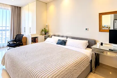 Fully Furnished | High Floor | Full Lake View| VOT