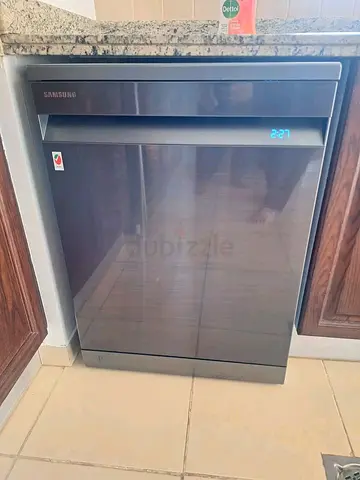 Samsung Latest 3 rake dishwasher - perfect condition and working free delivery installation also